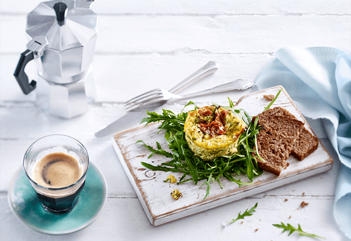 Diabetes-Gerichte-Zucchini-Muffins-mit-Schinken-und-Mozarella